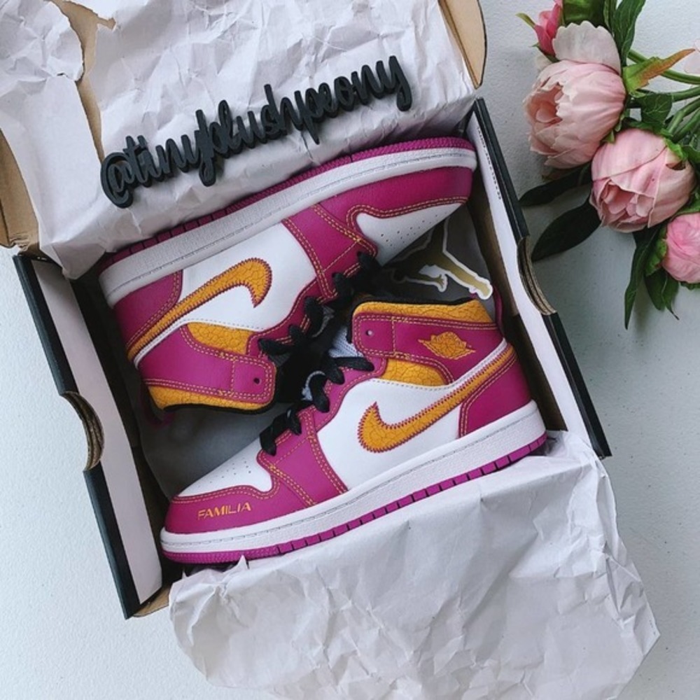 Jordan 1 Mid Familia DOD NWT - Picture 4 of 11